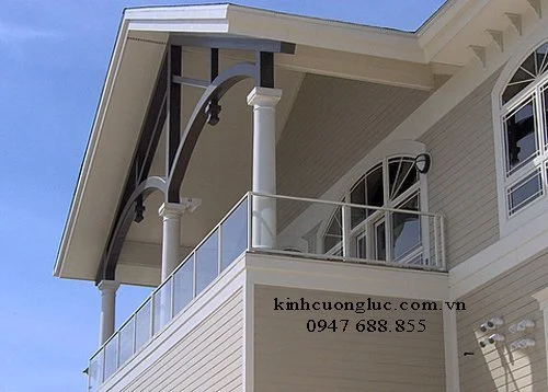 Báo giá làm lan can cầu thang bằng kính lan can kính cường lực