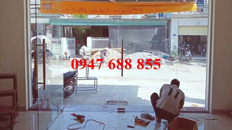 sửa bản lề cửa kính sửa chữa cửa kính