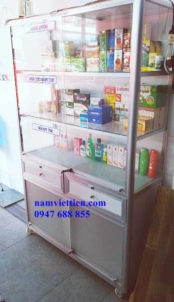 Đóng tủ trưng bày nước hoa nhôm kính